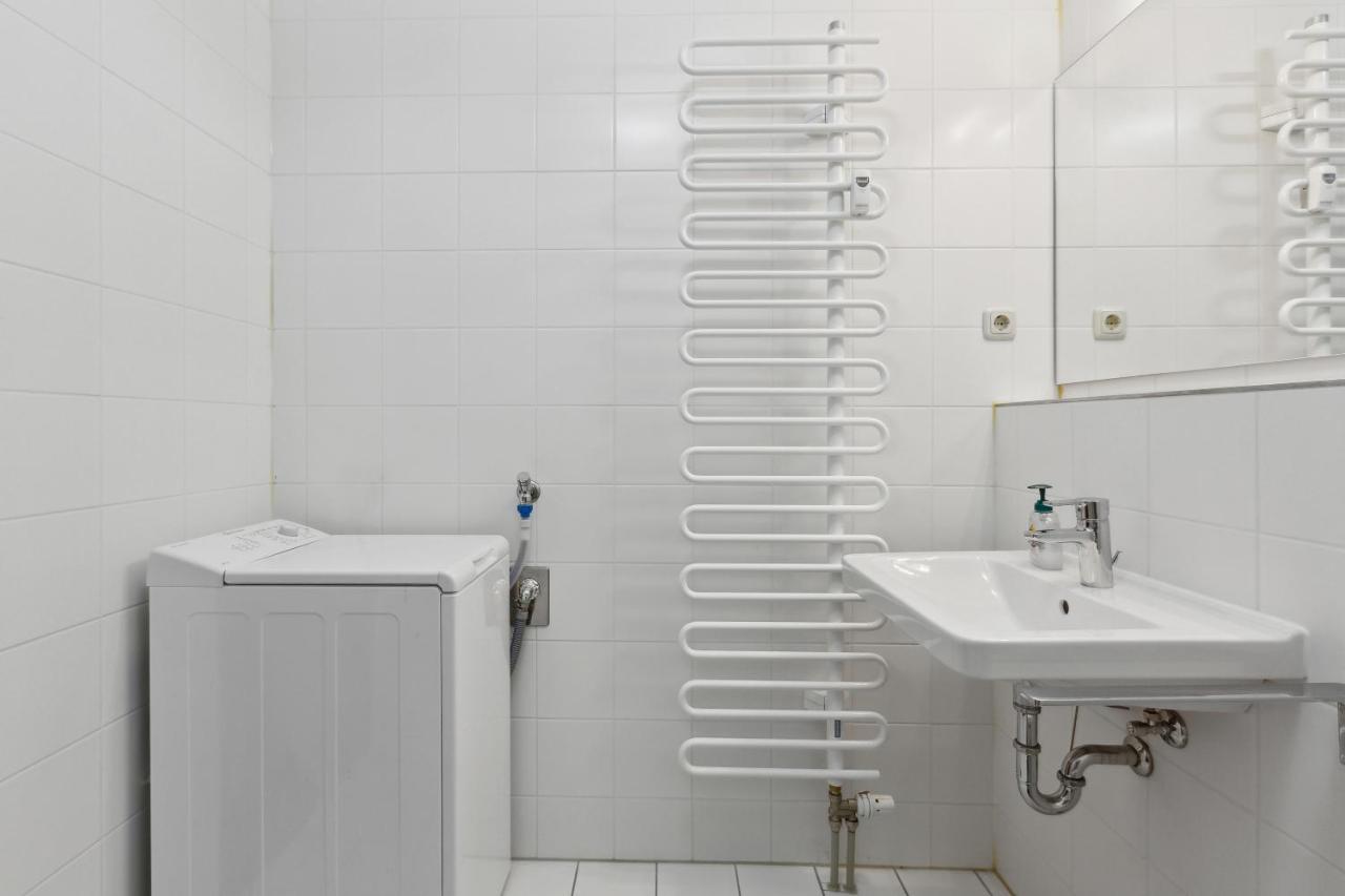 Eindrucksvolle Zwei-Zimmer-Wohnung Mit Balkon Und Grosser Kueche Лейпциг Экстерьер фото